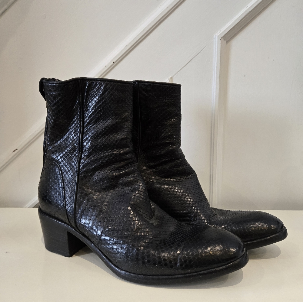 Alberto Fasciani Black Snake Skin Ankle Boots Size 39 1/2